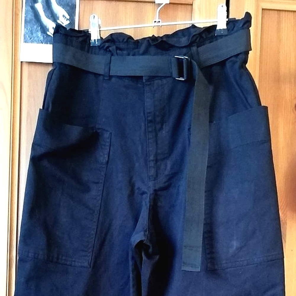 H&M Black high rise belted pants sz 30 sz L
